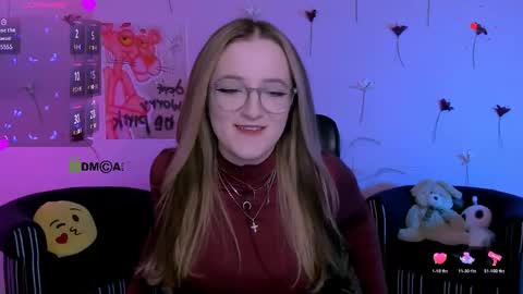 luna_berryy online show from 04-28-26, 07:41