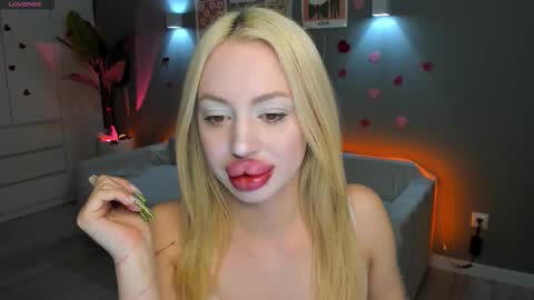 Snapshot of luna_beverly chatting on 02-22-26, 08:18 luna_beverly online show from 02-22-26, 08:18