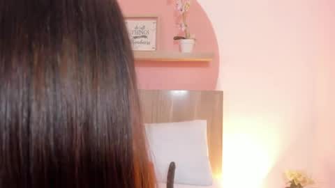 L U N A  online show from 06-03-26, 01:46