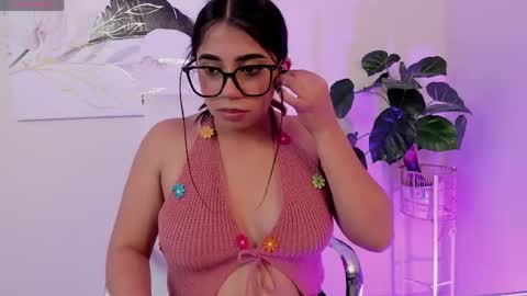 luna_cute14 online show from 04-28-26, 09:20