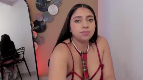 luna_cute14 online show from 05-31-26, 01:40