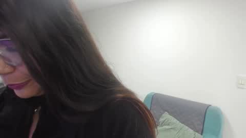 luna  online show from 12-19-25, 11:28