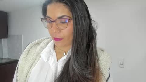 luna  online show from 04-24-26, 11:23