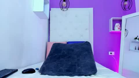 Snapshot of luna_ebony69 chatting on 11-18-25, 08:57 Luna online show from 11-18-25, 08:57