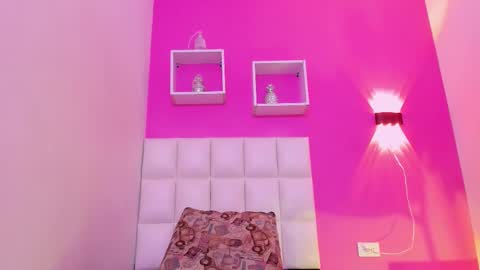 Snapshot of luna_ebony69 chatting on 02-15-26, 11:30 Luna online show from 02-15-26, 11:30