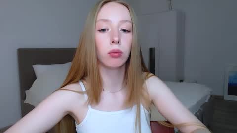 Snapshot of luna_insanity chatting on 12-22-24, 11:09 Luna online show from 12-22-24, 11:09