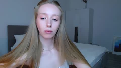 Snapshot of luna_insanity chatting on 12-30-24, 10:55 Luna online show from 12-30-24, 10:55