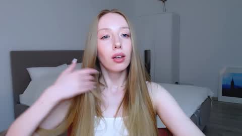 Snapshot of luna_insanity chatting on 01-16-25, 02:19 Luna online show from 01-16-25, 02:19