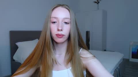 Snapshot of luna_insanity chatting on 01-23-25, 10:11 Luna online show from 01-23-25, 10:11