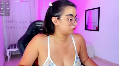 Snapshot of luna_jonnes1 chatting on 07-24-26, 07:56 Luna online show from 07-24-26, 07:56