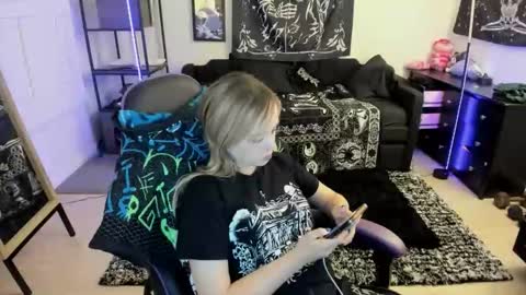 Luna online show from 06-08-26, 04:02