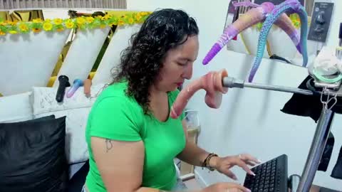 luna_naughty1 online show from 05-30-26, 06:49