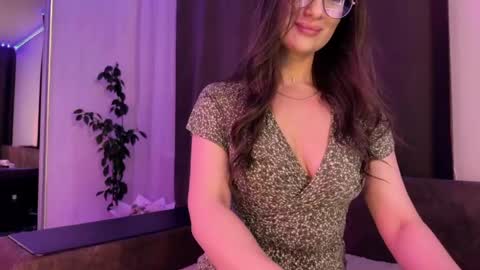 luna_raee online show from 04-30-26, 05:08