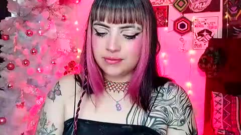 Snapshot of luna_ray420 chatting on 12-21-24, 08:32 MISS LUNA online show from 12-21-24, 08:32