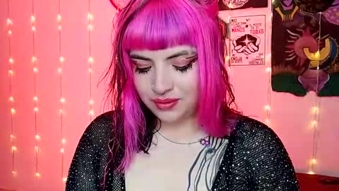 Snapshot of luna_ray420 chatting on 01-13-25, 12:19 MISS LUNA online show from 01-13-25, 12:19