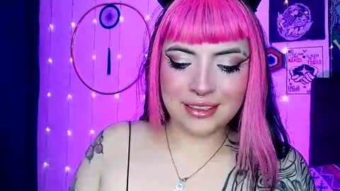 Snapshot of luna_ray420 chatting on 01-24-25, 05:53 MISS LUNA online show from 01-24-25, 05:53