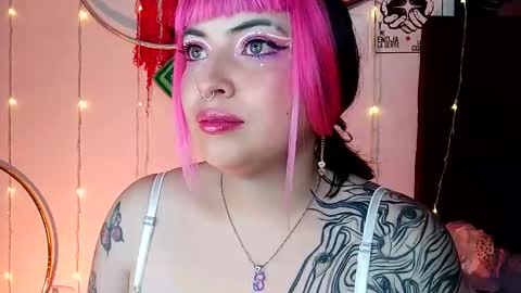 Snapshot of luna_ray420 chatting on 01-31-25, 09:16 MISS LUNA online show from 01-31-25, 09:16