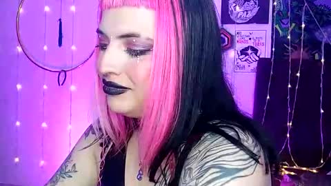 Snapshot of luna_ray420 chatting on 02-05-25, 12:20 MISS LUNA online show from 02-05-25, 12:20