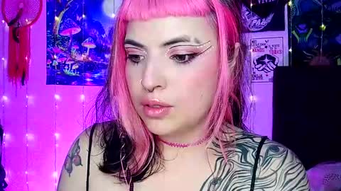 Snapshot of luna_ray420 chatting on 02-24-25, 03:23 MISS LUNA online show from 02-24-25, 03:23