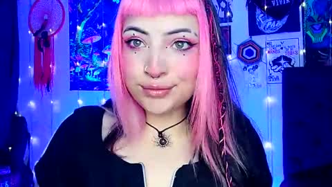 Snapshot of luna_ray420 chatting on 02-26-25, 08:04 MISS LUNA online show from 02-26-25, 08:04