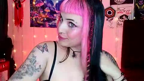 Snapshot of luna_ray420 chatting on 02-26-25, 02:14 MISS LUNA online show from 02-26-25, 02:14