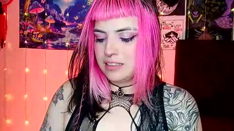 Snapshot of luna_ray420 chatting on 03-05-25, 08:10 MISS LUNA online show from 03-05-25, 08:10