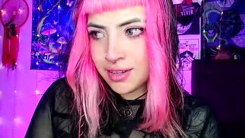 Snapshot of luna_ray420 chatting on 03-06-25, 12:21 MISS LUNA online show from 03-06-25, 12:21