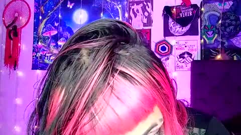 Snapshot of luna_ray420 chatting on 03-07-25, 05:49 MISS LUNA online show from 03-07-25, 05:49