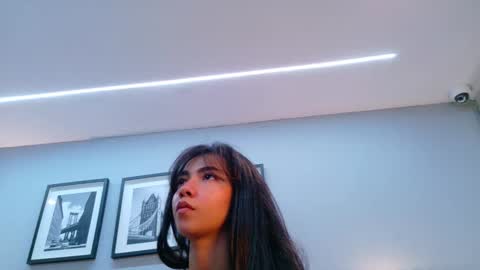 Snapshot of luna_roja25 chatting on 02-17-26, 02:02 LUNA online show from 02-17-26, 02:02