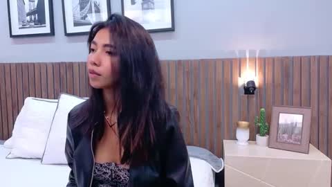 Snapshot of luna_roja25 chatting on 03-06-26, 02:13 LUNA online show from 03-06-26, 02:13