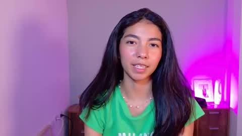 Snapshot of luna_roja25 chatting on 03-16-26, 12:42 LUNA online show from 03-16-26, 12:42