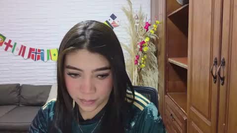 luna_rousse26 online show from 06-23-26, 12:58