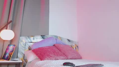 luna_valen online show from 11-24-25, 08:19