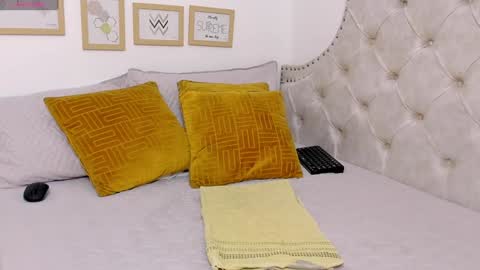 Snapshot of luna_valle chatting on 02-03-25, 11:15 luna_valle online show from 02-03-25, 11:15