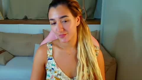 Snapshot of luna_velvvet chatting on 07-02-26, 03:23 Luna online show from 07-02-26, 03:23