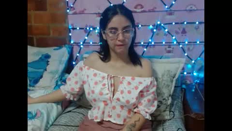 Snapshot of luna_vixxen chatting on 03-12-26, 05:46 luna_vixxen online show from 03-12-26, 05:46