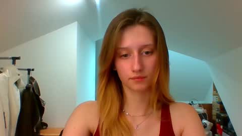 Snapshot of luna_xsensual chatting on 02-05-25, 05:53 L U N A online show from 02-05-25, 05:53