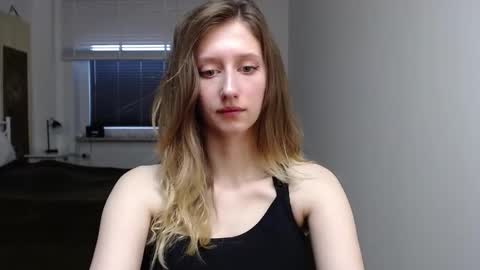 Snapshot of luna_xsensual chatting on 09-22-25, 05:31 L U N A online show from 09-22-25, 05:31