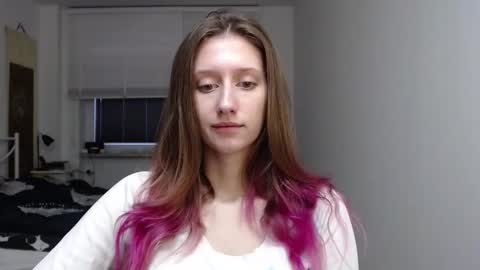 Snapshot of luna_xsensual chatting on 11-18-25, 06:40 L U N A online show from 11-18-25, 06:40