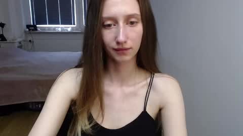 L U N A  online show from 05-20-26, 05:46