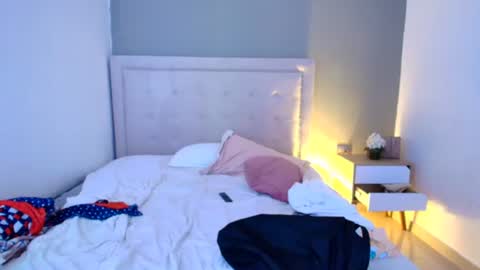 Snapshot of lunaa08 chatting on 02-09-26, 02:15 lunaa08 online show from 02-09-26, 02:15