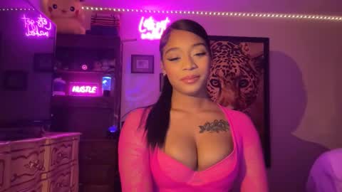 lunaa_11 online show from 04-29-26, 06:17