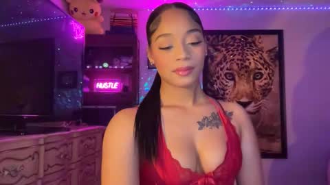 lunaa_11 online show from 06-04-26, 06:41