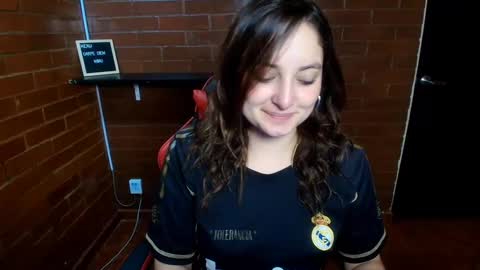 Snapshot of lunaa_m_ chatting on 02-12-25, 02:21 lunaa_m_ online show from 02-12-25, 02:21