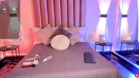 lunaa_moonn online show from 06-30-26, 07:59