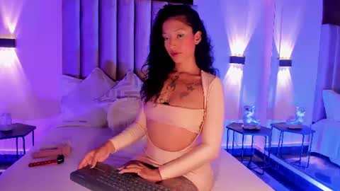 lunaa_moonn online show from 07-22-26, 07:38