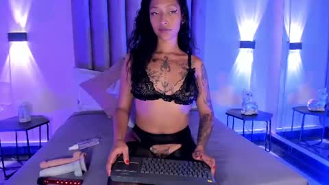lunaa_moonn online show from 07-27-26, 06:59
