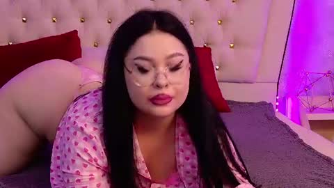 lunababe_ online show from 06-13-26, 11:19