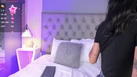 Luna  online show from 02-11-26, 05:07