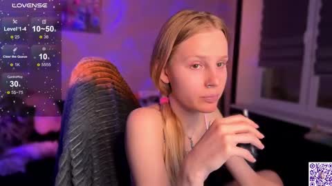 Britney online show from 11-07-25, 05:35